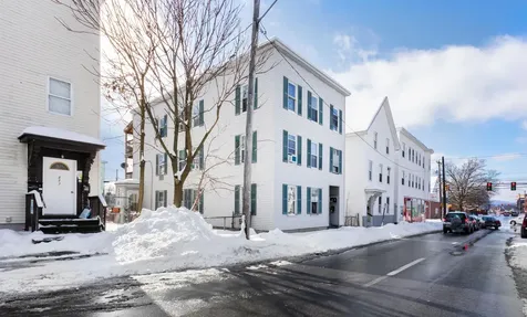 221 Lake Avenue Manchester NH 03103