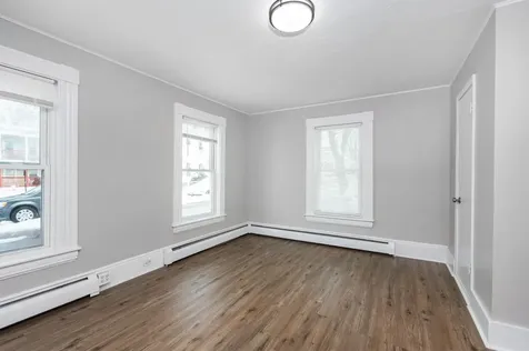 221 Lake Avenue Manchester NH 03103