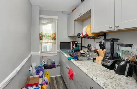 221 Lake Avenue Manchester NH 03103