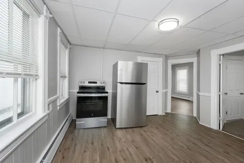 221 Lake Avenue Manchester NH 03103