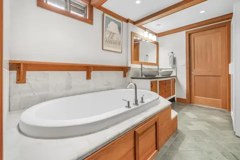 15 Thompson Road Hanover NH 03755