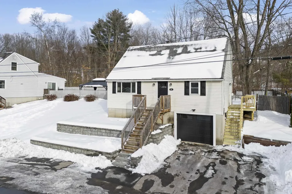 41 Dunbar Street Manchester NH 03103