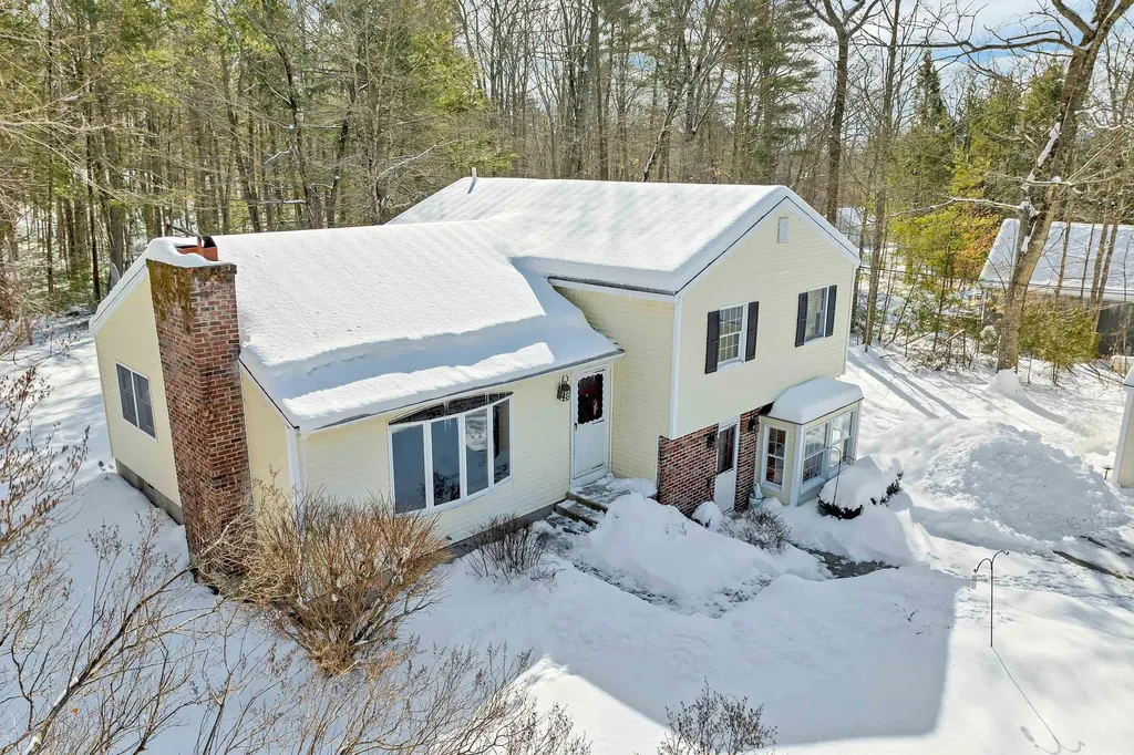 30 Winterhaven Road Wolfeboro NH 03894