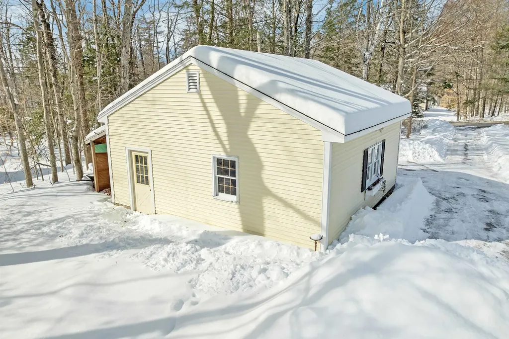 30 Winterhaven Road Wolfeboro NH 03894
