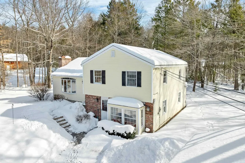 30 Winterhaven Road Wolfeboro NH 03894