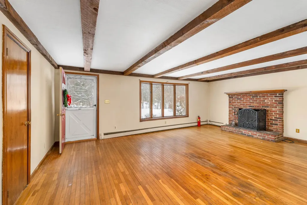 30 Winterhaven Road Wolfeboro NH 03894