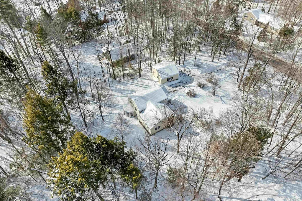 30 Winterhaven Road Wolfeboro NH 03894