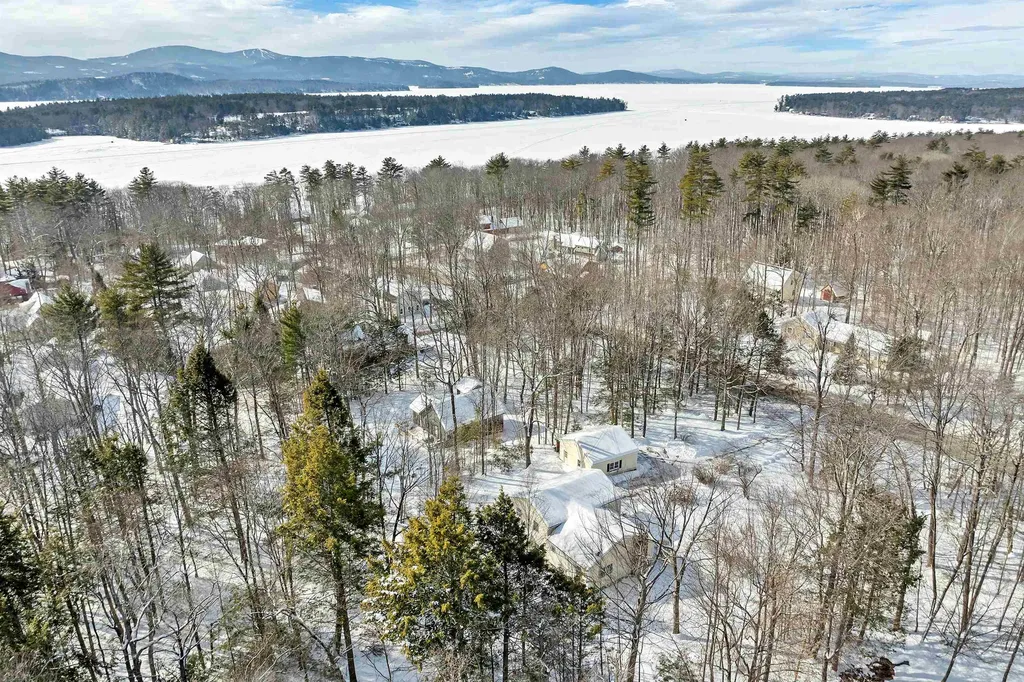 30 Winterhaven Road Wolfeboro NH 03894