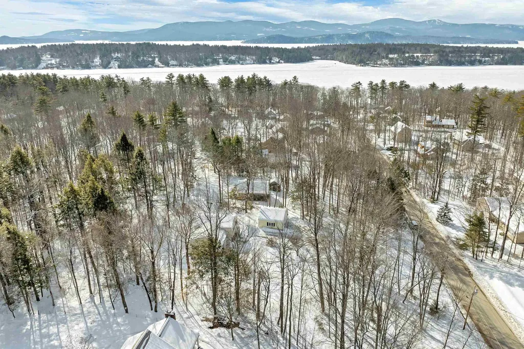 30 Winterhaven Road Wolfeboro NH 03894