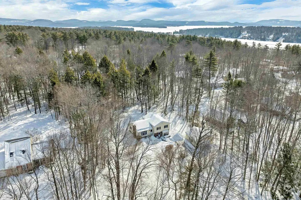 30 Winterhaven Road Wolfeboro NH 03894