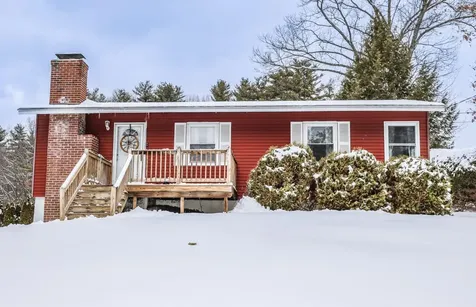 11 Durham Street Nashua NH 03063