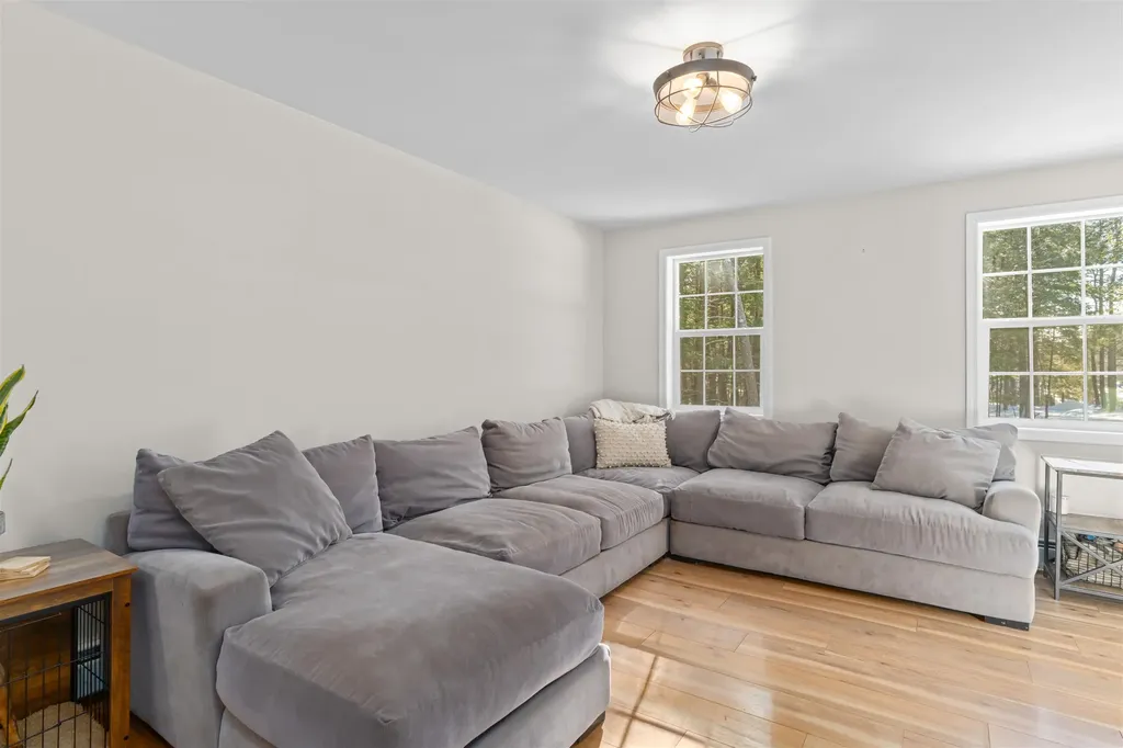 36 Hammond Road Deerfield NH 03037