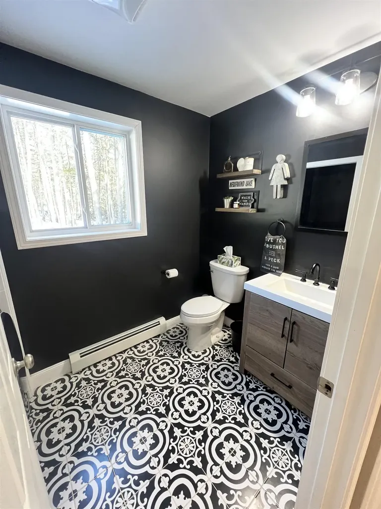 36 Hammond Road Deerfield NH 03037