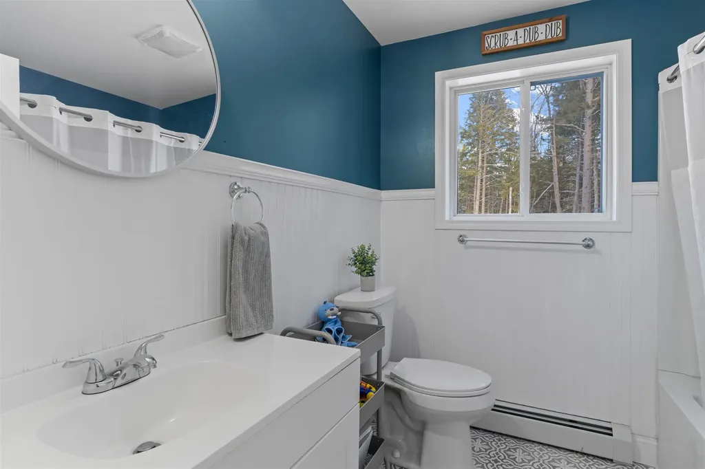 36 Hammond Road Deerfield NH 03037