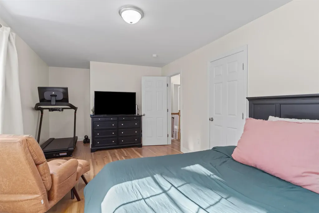 36 Hammond Road Deerfield NH 03037