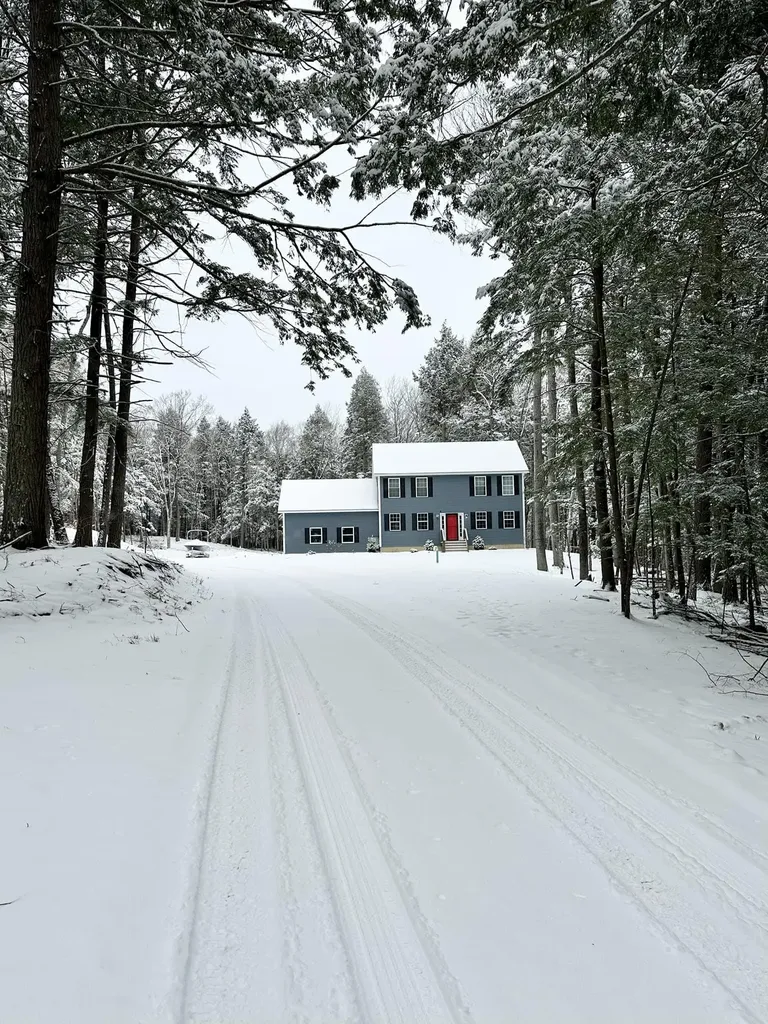 36 Hammond Road Deerfield NH 03037