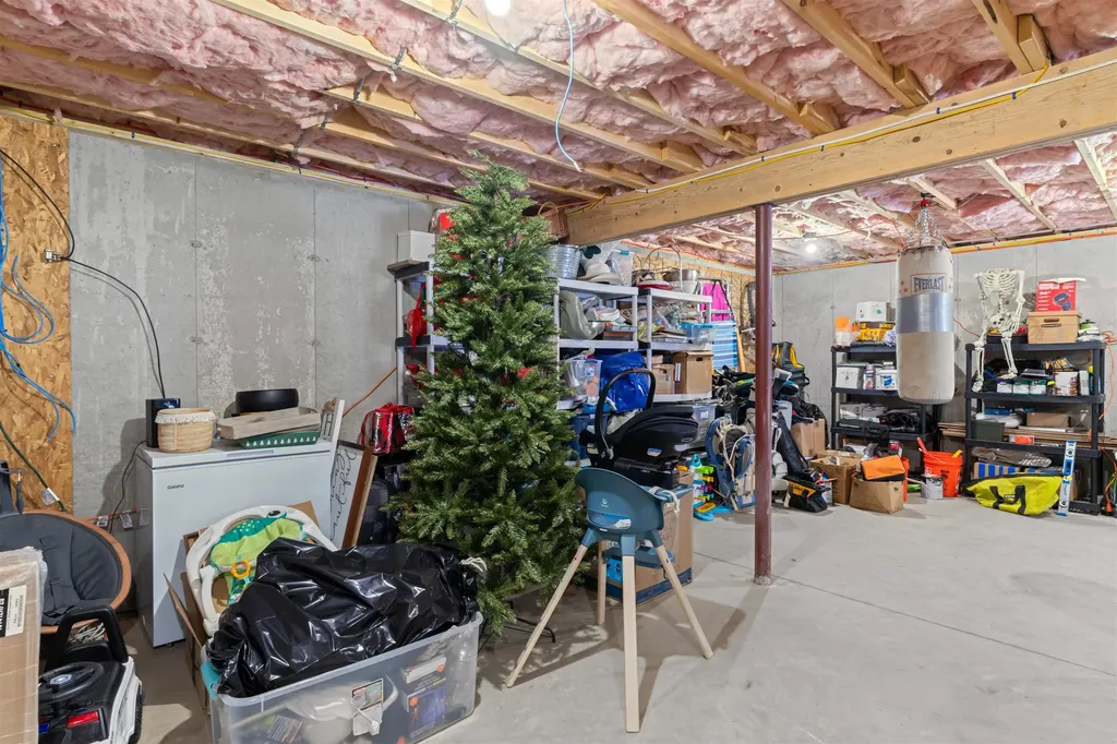 36 Hammond Road Deerfield NH 03037