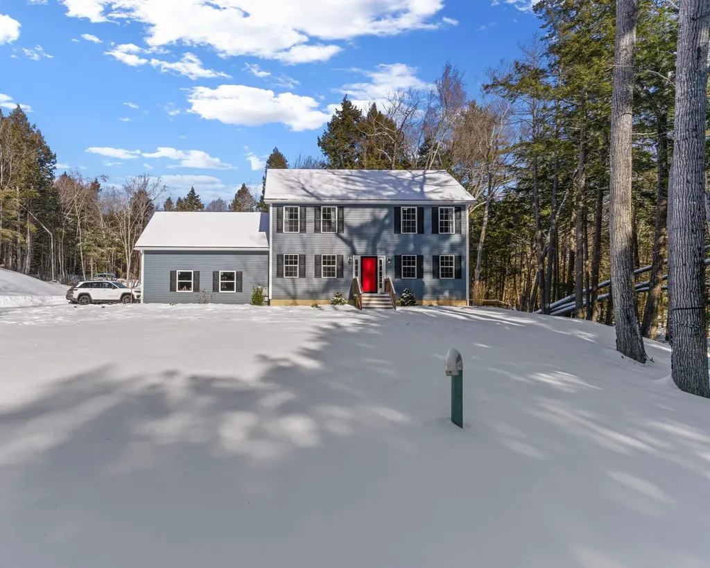 36 Hammond Road Deerfield NH 03037