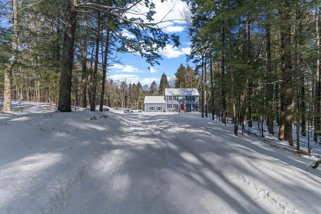 36 Hammond Road Deerfield NH 03037