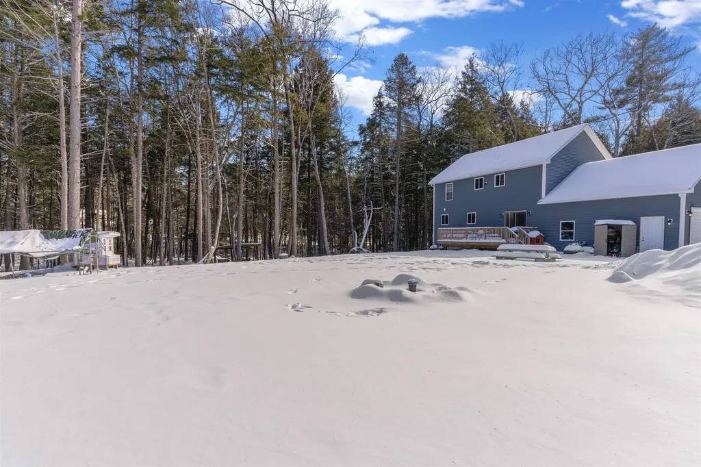 36 Hammond Road Deerfield NH 03037