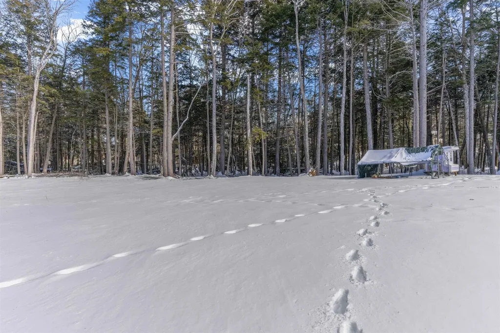 36 Hammond Road Deerfield NH 03037