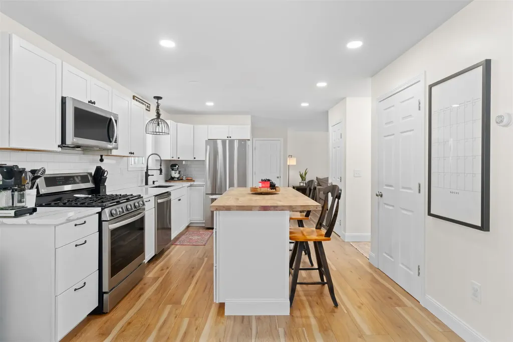 36 Hammond Road Deerfield NH 03037