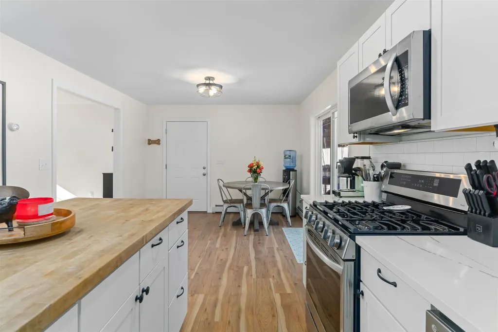 36 Hammond Road Deerfield NH 03037