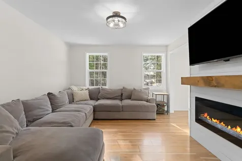 36 Hammond Road Deerfield NH 03037