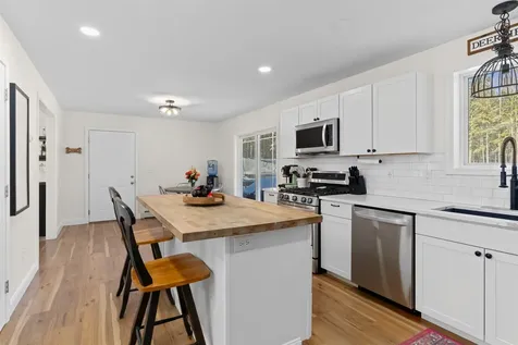 36 Hammond Road Deerfield NH 03037