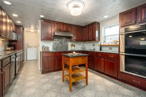 55 Chester Road Auburn NH 03032