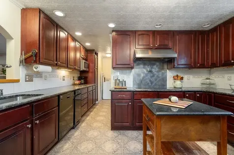 55 Chester Road Auburn NH 03032