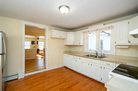 55 Chester Road Auburn NH 03032