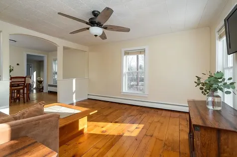 55 Chester Road Auburn NH 03032