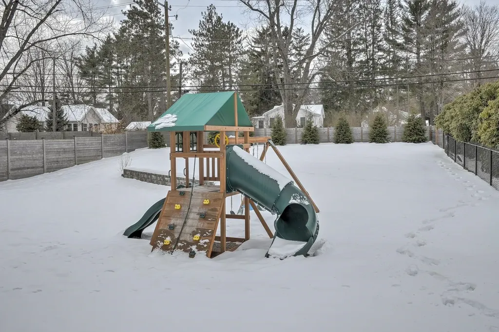 22 Allen Court Keene NH 03431