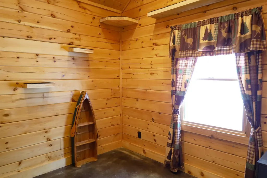 226 Dog Wood Lane Lyndon VT 05851