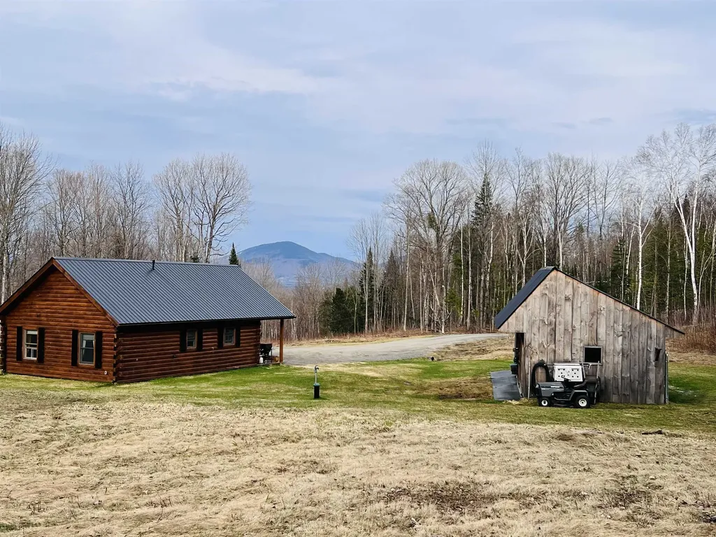 226 Dog Wood Lane Lyndon VT 05851