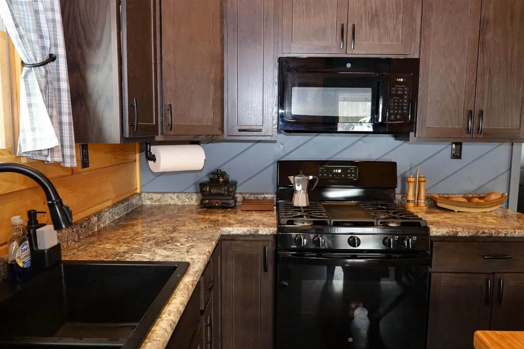 226 Dog Wood Lane Lyndon VT 05851