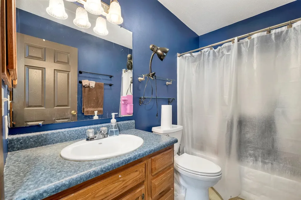 8 Saint Moritz Drive New Durham NH 03855