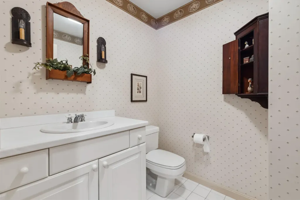 60 Seasons Condominiums Road New London NH 03257