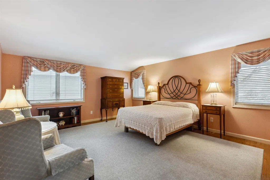 60 Seasons Condominiums Road New London NH 03257