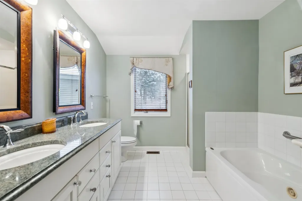 60 Seasons Condominiums Road New London NH 03257