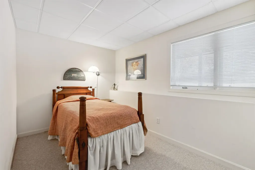 60 Seasons Condominiums Road New London NH 03257