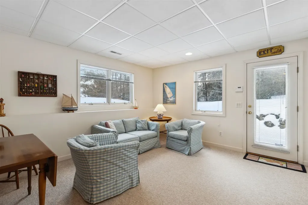 60 Seasons Condominiums Road New London NH 03257