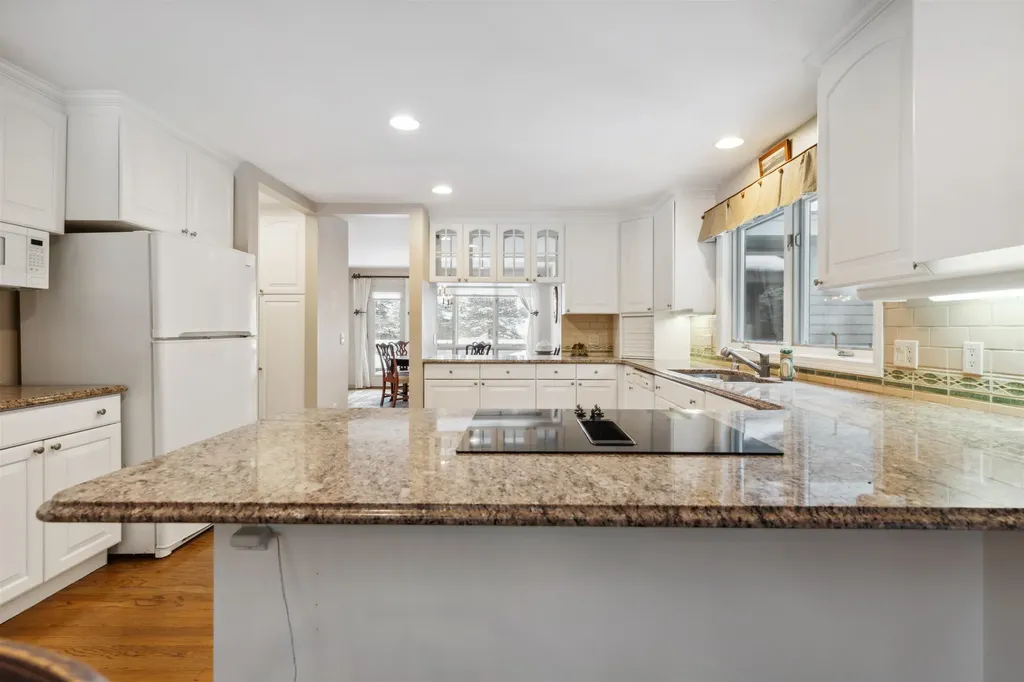 60 Seasons Condominiums Road New London NH 03257