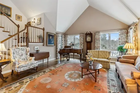 60 Seasons Condominiums Road New London NH 03257