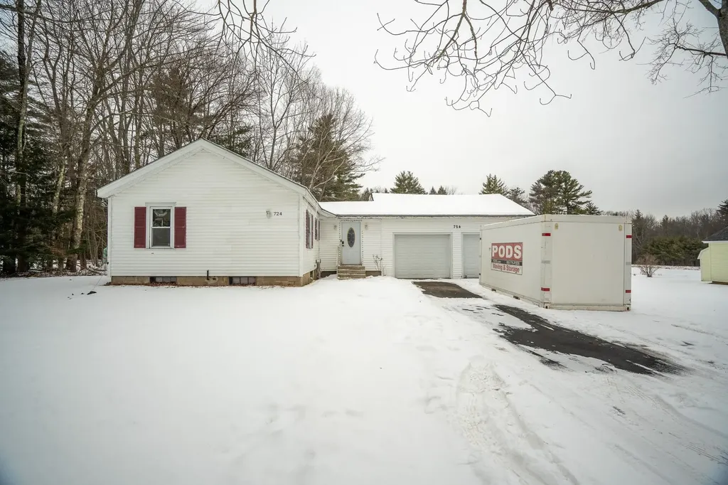 724 Portland Street Rochester NH 03038