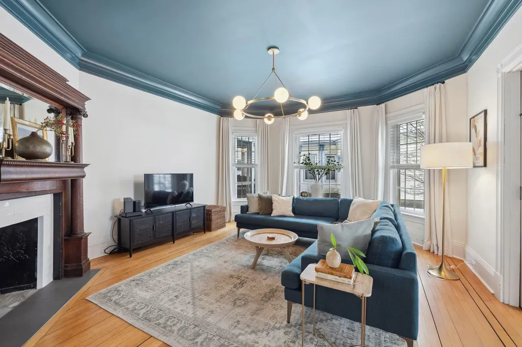 141 Russell Street Manchester NH 03104