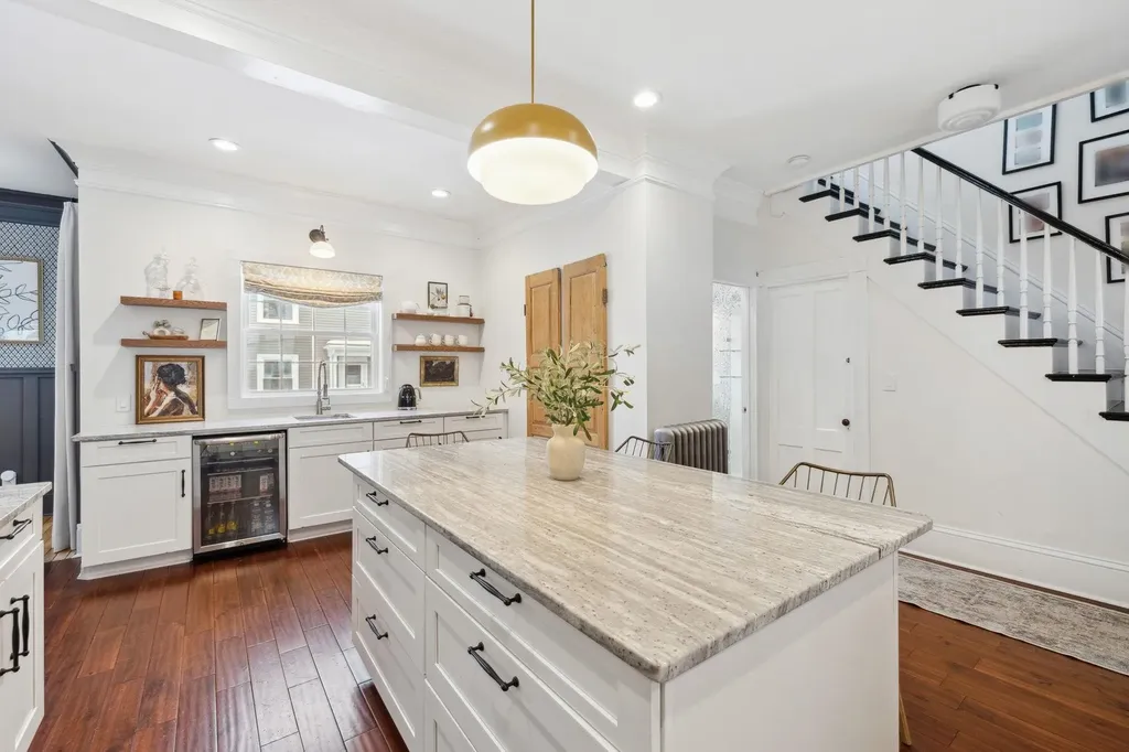 141 Russell Street Manchester NH 03104