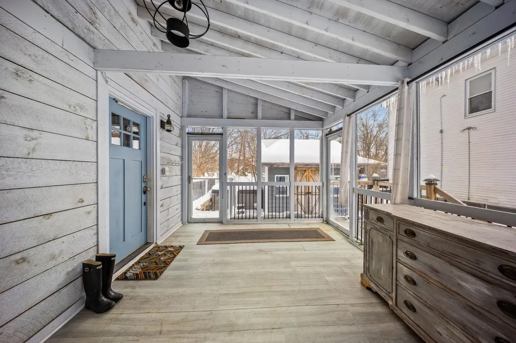 141 Russell Street Manchester NH 03104