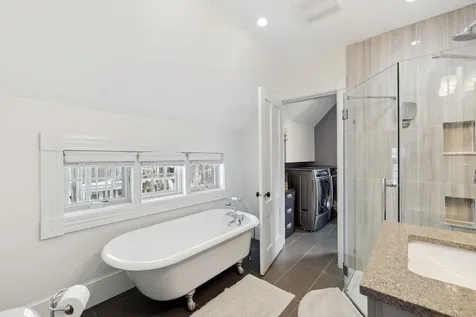 141 Russell Street Manchester NH 03104